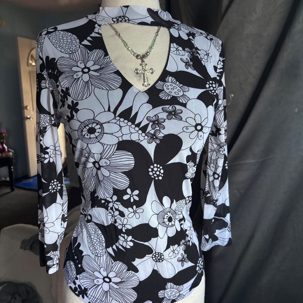 Michel Black White Floral Mesh Mock Neck Keyhole Cutout Top Medium Y2K Retro